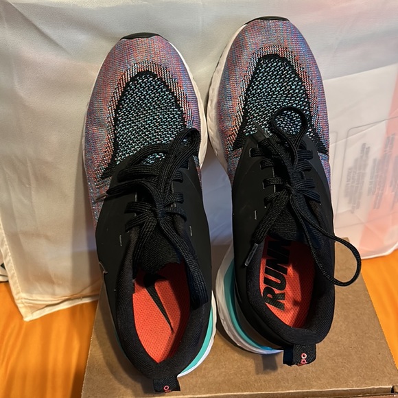 Nike Odyssey React 2 Flyknit Black Jade Women’s Running Shoes - Picture 2 of 4